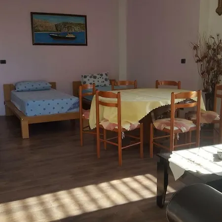 Beni מלון דירות אוריקום
